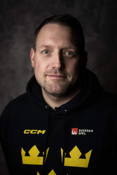 Equipment manager Daniel Nilsson of the Swedish under-20