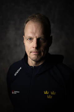 Head coach Magnus Hävelid of the Swedish under-20 national
