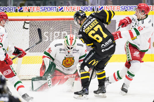 Västerås Konstantin Komarek gör 1-0