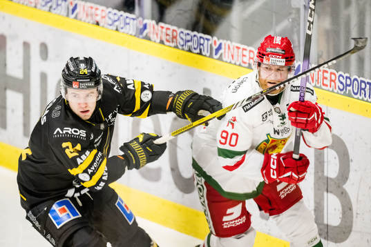 Västerås Kyle Topping och Moras Daniel Ljunggren