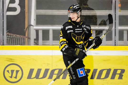 Västerås Adam Hofbauer jublar