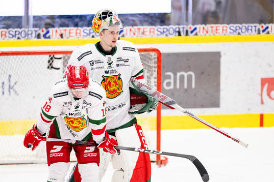 Moras Henrik Eriksson och målvakt Waltteri Ignatjew deppar