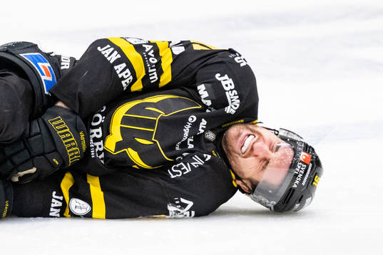 Västerås Nicholas Hutchison har ont