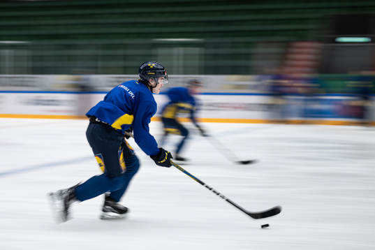 Bläddra bland fler bilder av Ice Hockey, U20, Sweden, morning skate 