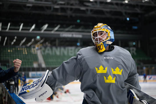 Goaltender Hugo Hävelid of the Swedish under-20 national