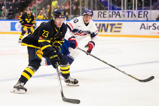 Jonathan Lekkerimäki of Sweden and Carey Terrance of USA