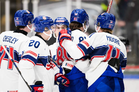 Players of USA celebrate the 2-1 goal