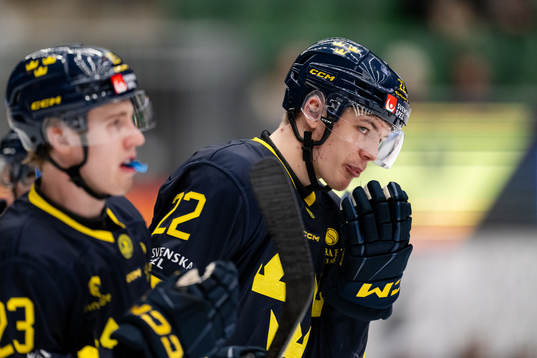 Anton Wahlberg of Sweden looks dejected