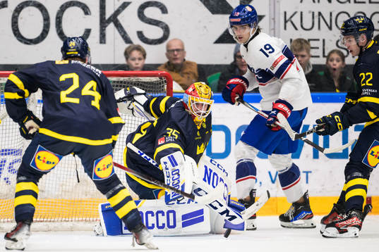 Goaltender Hugo Hävelid of Sweden
