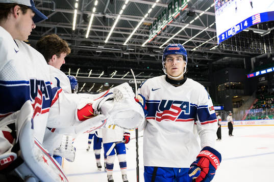Cutter Gauthier of USA celebrates the 2-4 goal