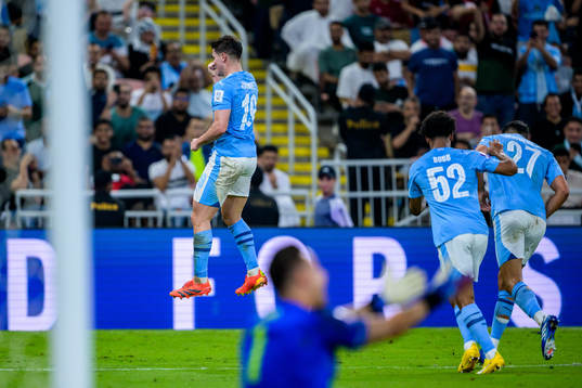 Julian Alvarez of Manchester City celebrates the 0-4 goal