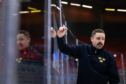 Assistant coach Pierre Johnsson of Sweden at a practice