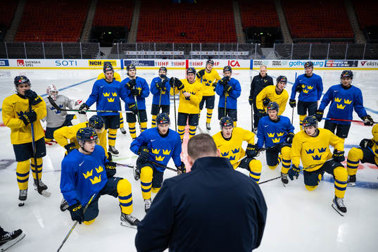 Players of Sweden at a practice session