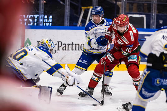 Leksands målvakt Mantas Armalis och Patrik Zackrisson och