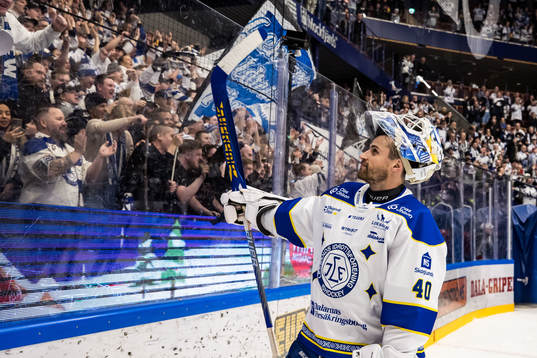 Leksands målvakt Mantas Armalis jublar