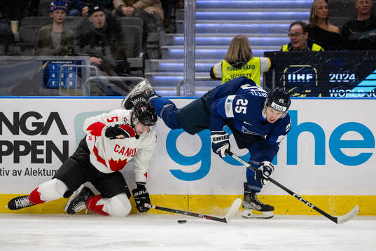 Oliver Bonk of Canada and Max Koskipirtti of Finland