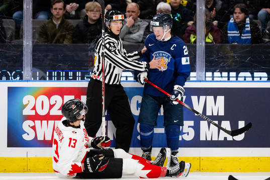 Maveric Lamoureux of Canada and Jere Lassila of Finland