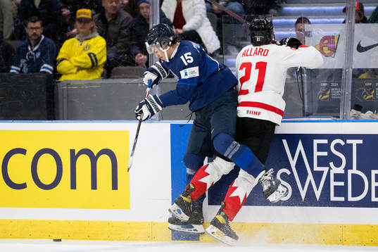 Jesse Pulkkinen of Finland and Owen Allard of Canada