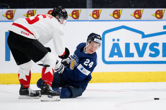 Oliver Bonk of Canada and Aleksanteri Kaskimaki of Finland