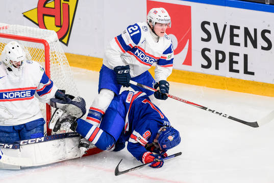 Kasper Magnussen of Norway and Frank Nazar of USA