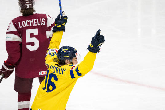 Felix Unger Sorum of Sweden celebrates