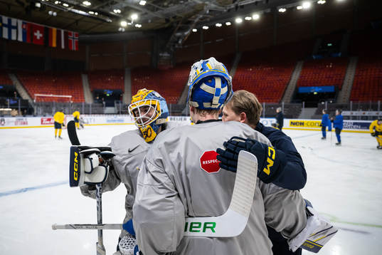 Goaltender Hugo Hävelid, goaltender Melker Thelin