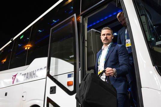 Assistant coach Pierre Johnsson of Sweden