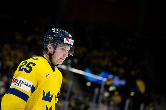 Elias Pettersson of Sweden