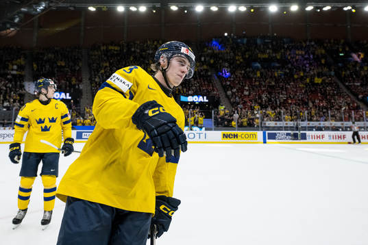 Jonathan Lekkerimäki of Sweden celebrates the 3-0 goal