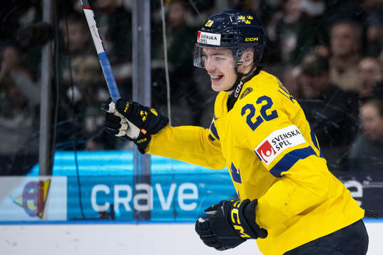 Anton Wahlberg of Sweden celebrate the 6-0 goal
