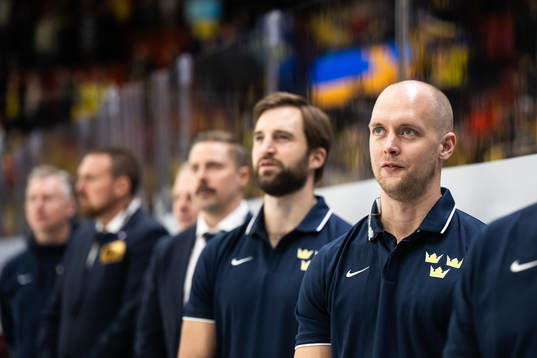 Equipment manager Jonas Landström of Sweden