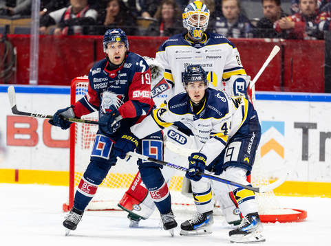 Linköpings Patrick Russell och HV71s Hugo Fransson