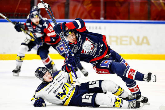 HV71s Oscar Fisker Molgaard och Linköpings Arvid Aronsson