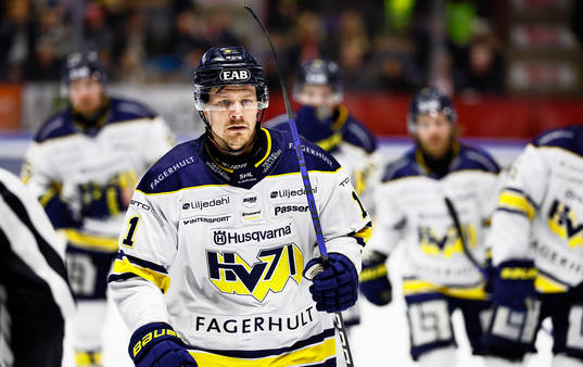 HV71s Simon Önerud jublar