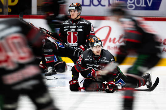 Örebros Ludvig Larsson värmer upp