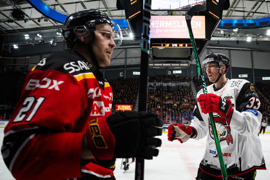 Luleås Juhani Tyrväinen och Malmö Redhawks Simon