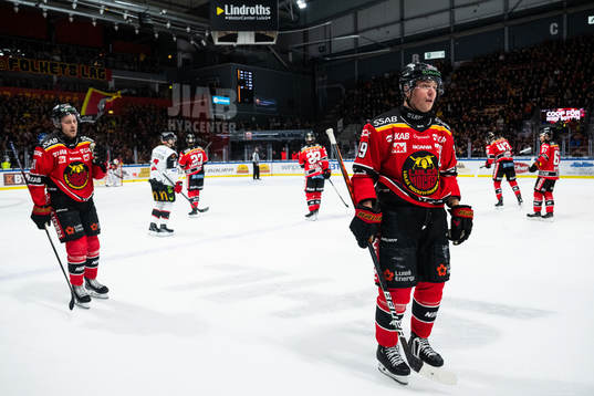 Luleås Juhani Tyrväinen och Erik Gustafsson deppar