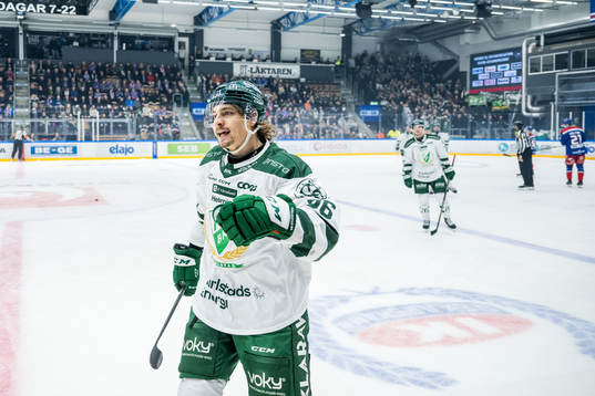 Färjestads David Tomasek jublar