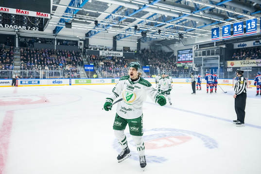 Färjestads David Tomasek jublar