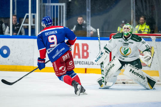 Oskarshamns Ahti Oksanen jublar