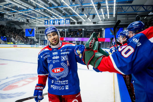 Oskarshamns Ahti Oksanen jublar