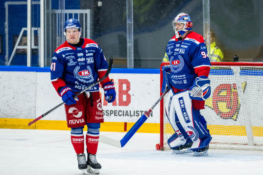 Oskarshamns Johan Johnsson och målvakt Marek Langhamer