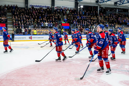 Oskarshamn spelare jublar