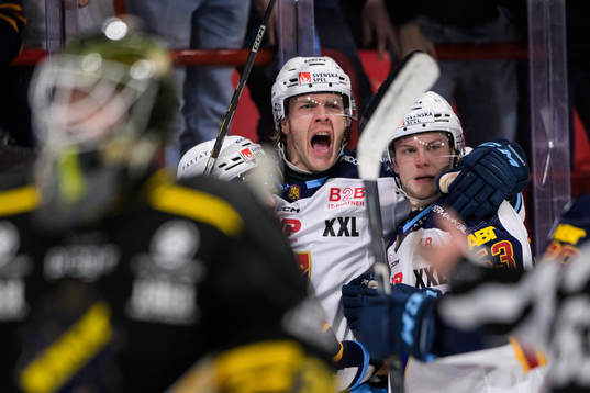 Djurgårdens Olle Liss jublar