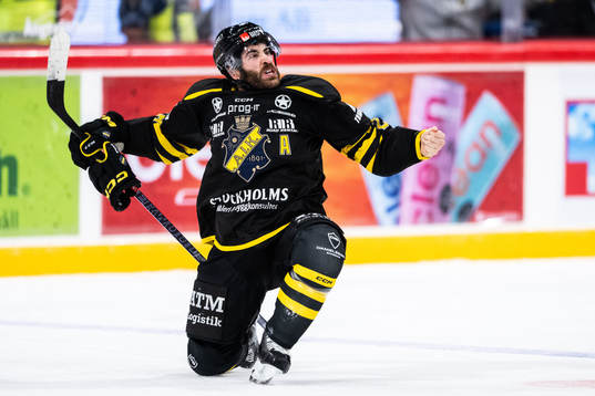 AIKs Mathew Maione jublar