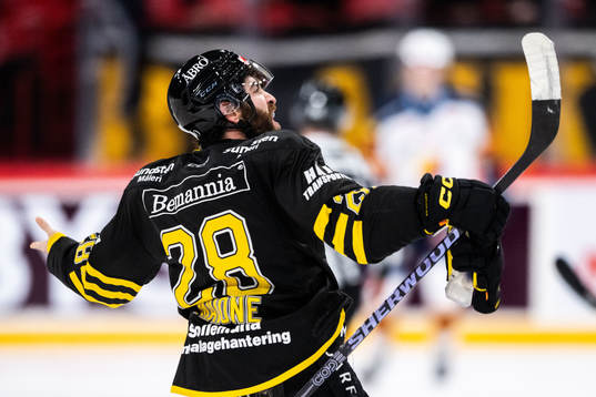 AIKs Mathew Maione jublar
