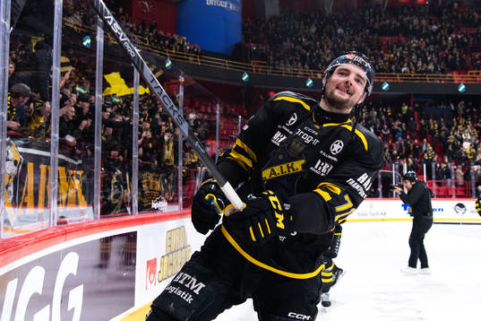 AIKs Branden Troock jublar