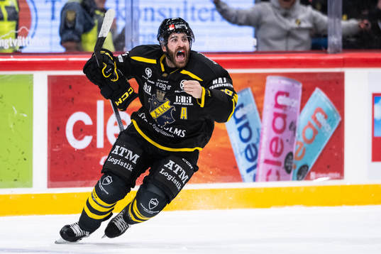 AIKs Mathew Maione jublar