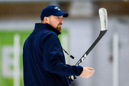 Assistant coach Gereon Dahlgren of Sweden at a practice