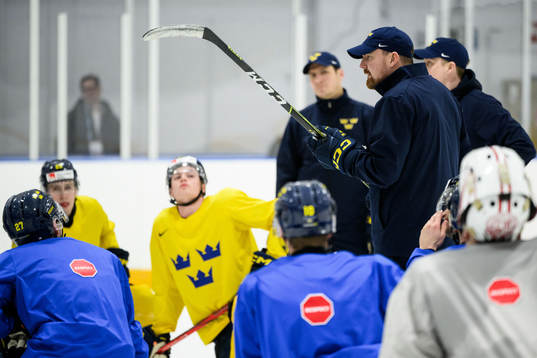 Assistant coach Gereon Dahlgren of Sweden at a practice